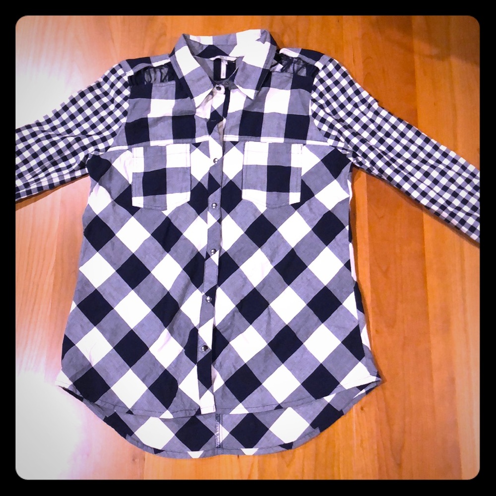 Long sleeve plaid shirt